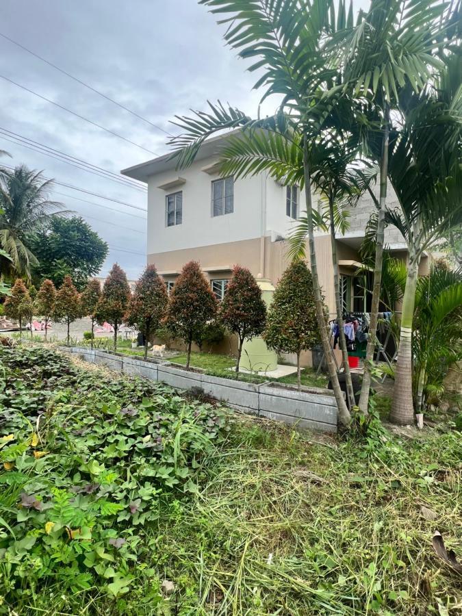 Beach Resorts Walking Distance To The Town House Davao Bagian luar foto