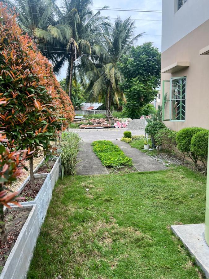 Beach Resorts Walking Distance To The Town House Davao Bagian luar foto