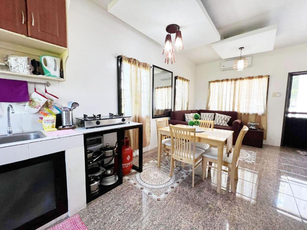 Beach Resorts Walking Distance To The Town House Davao Bagian luar foto
