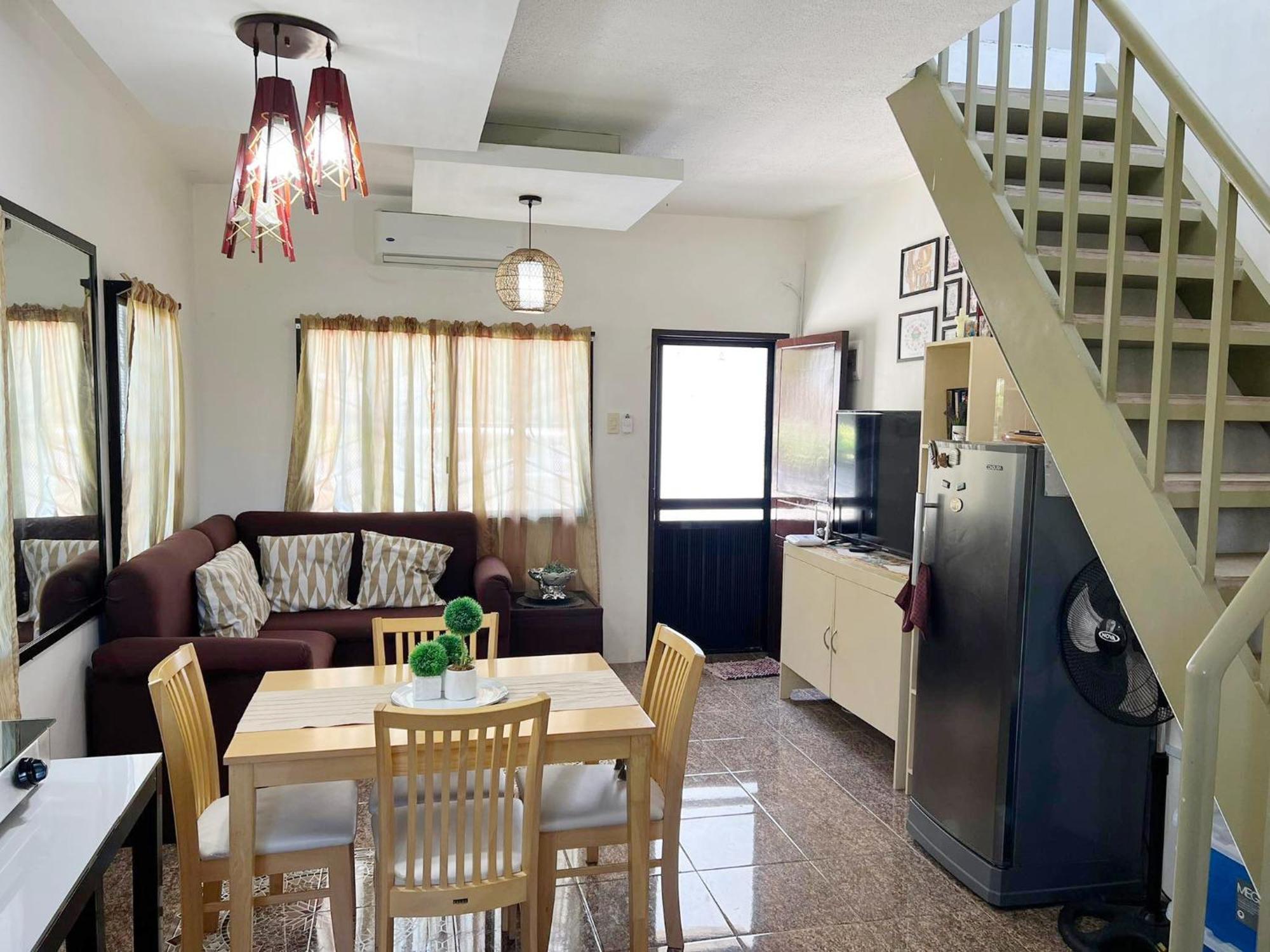 Beach Resorts Walking Distance To The Town House Davao Bagian luar foto
